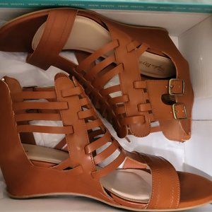 Size 11W wedges